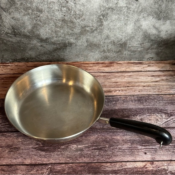 Vintage Revere Ware 1801 Clinton IL Skillet Set 7 inch and 9 inch - Picture 9 of 15